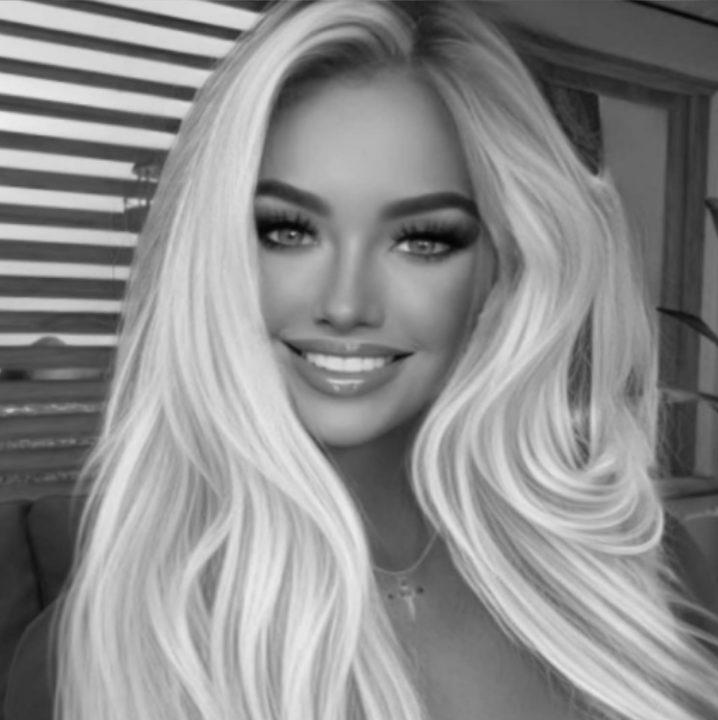 Sarahjayjay Resident